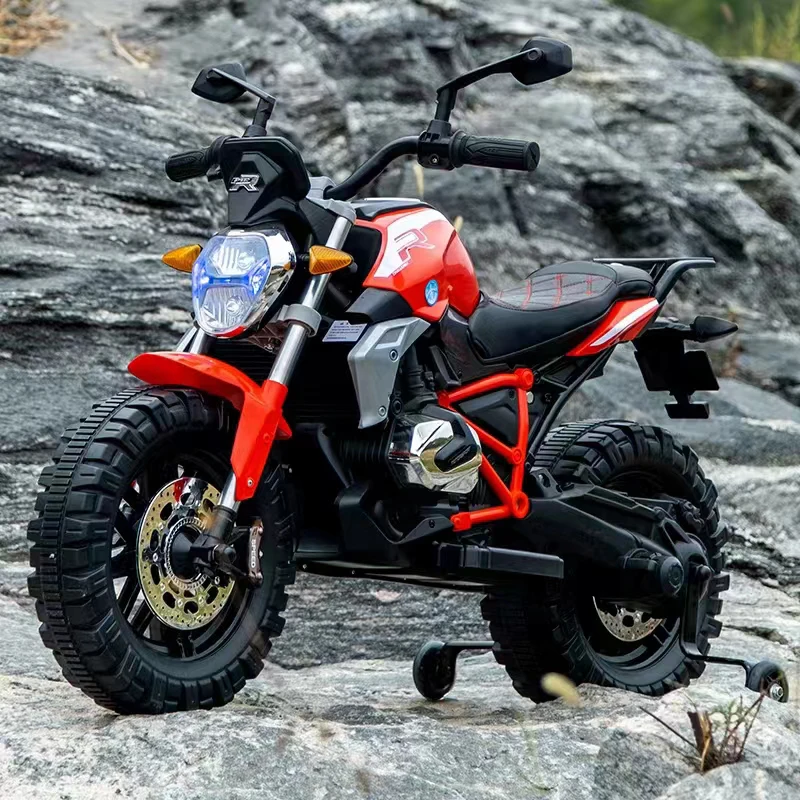 Детский игрушечный автомобиль