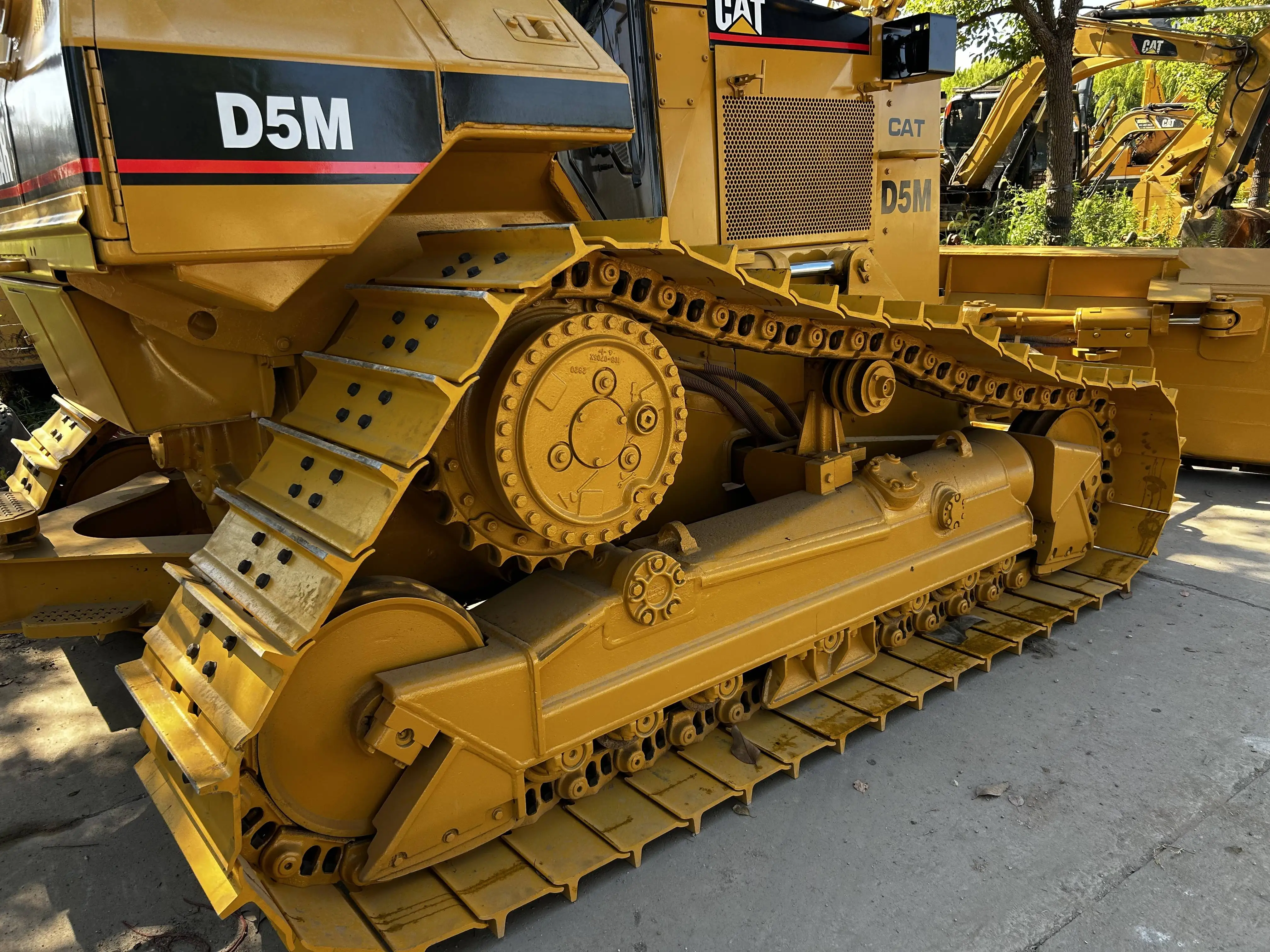 Подержанный Caterpillar сертифицированный подержанный погрузчик для кошек бульдозер дорожный роликовый грейдер вилочный кран землеройный резиновый трек