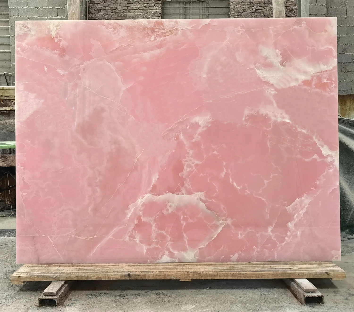Wholesale Premium Quality Backlit MGT Pink Onyx Marble Slab For Wall Panel Decoration