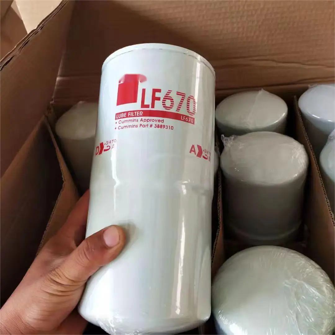 oil filter Fleetguard LF670 LF9009 LF3000 FS1212 5266016 LF777 LF3345 LF3349 LF9009 engine filters for Cummins