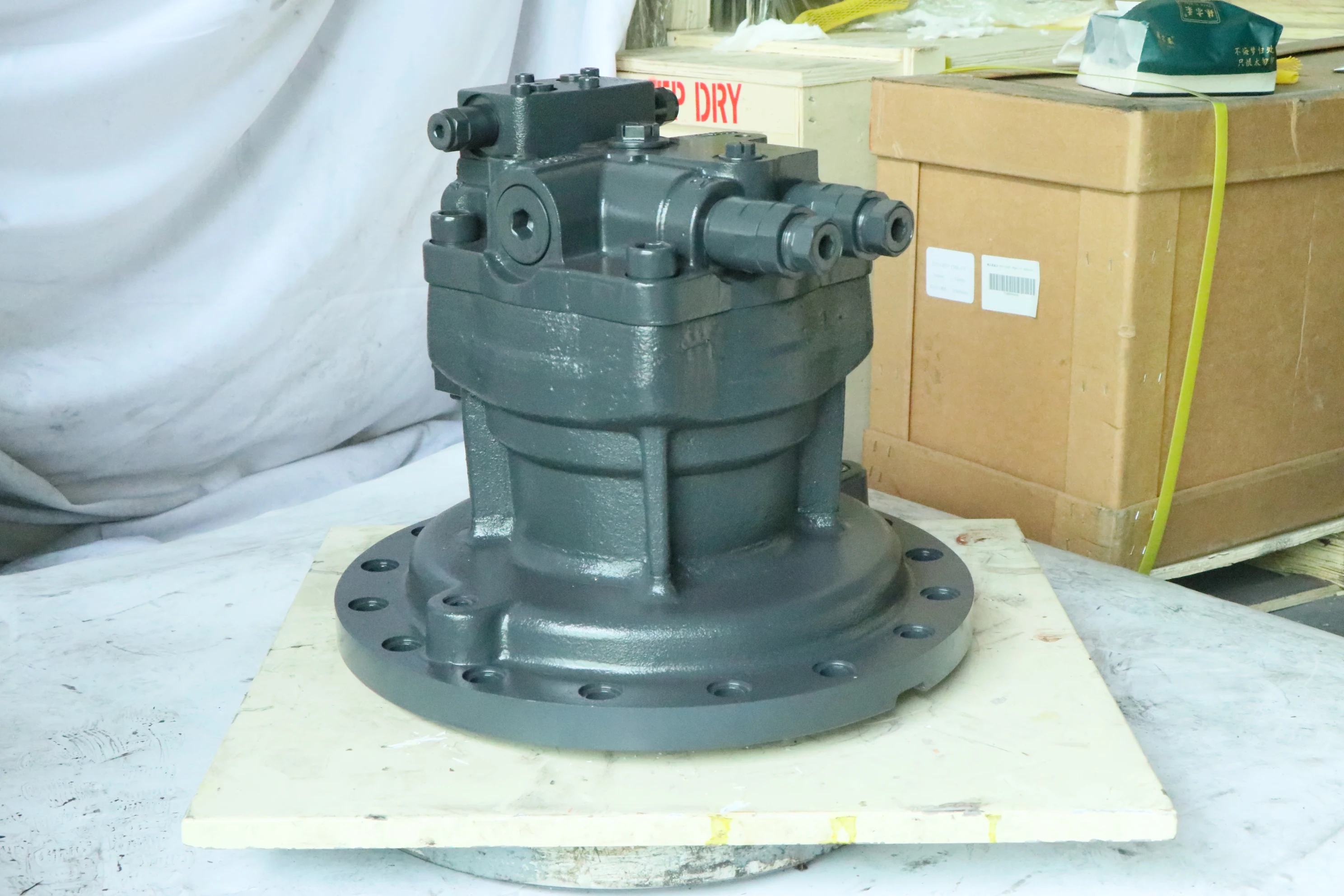 Benling is suitable for EC240excavator spare parts swing motor swing motor assembly