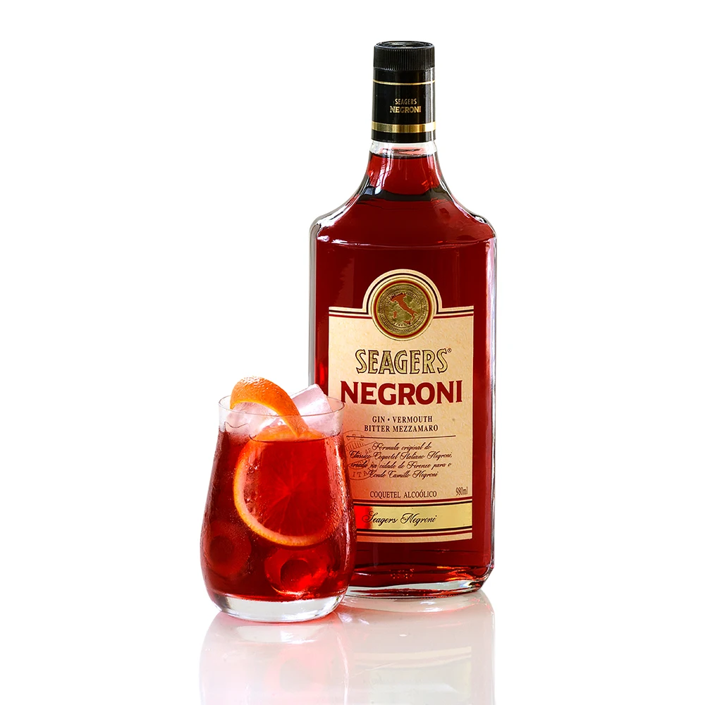 
 Смешанный восхитительный Джин и Вермут, готовый к питью, коктейль Negroni  