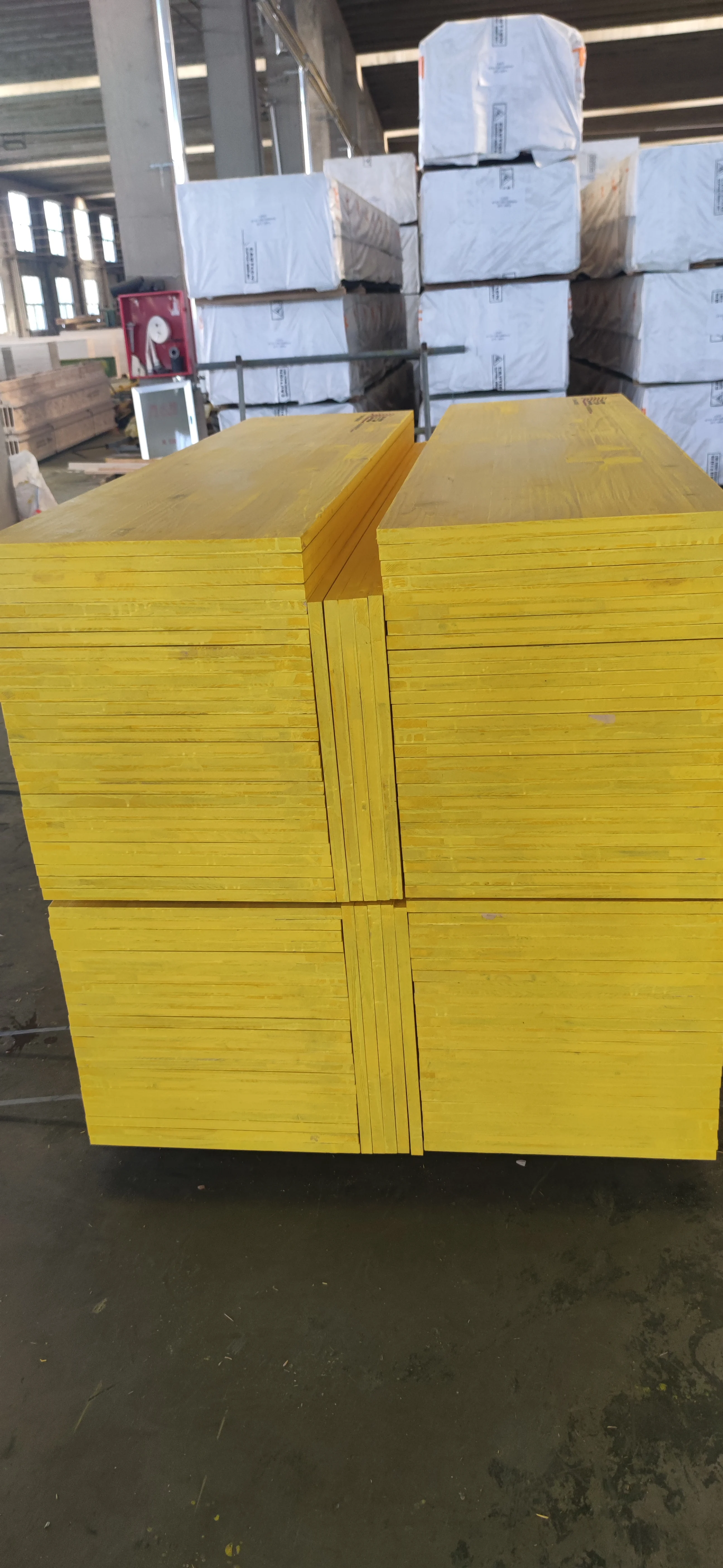 21mm  25mm 27mm Three Layer Yellow Shuttering Plywood For Slab Formwork To Wall