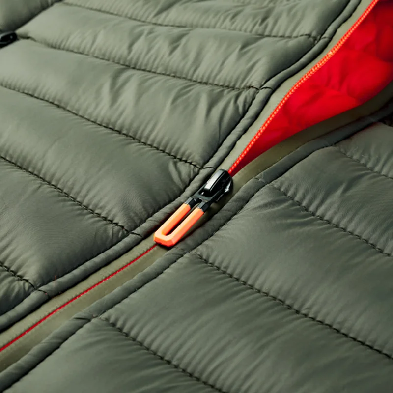 OEM Custom Logo Sleeveless Puffer Vest for Men High Quality Plus Size Waistcoats with Zip Pockets for Winter