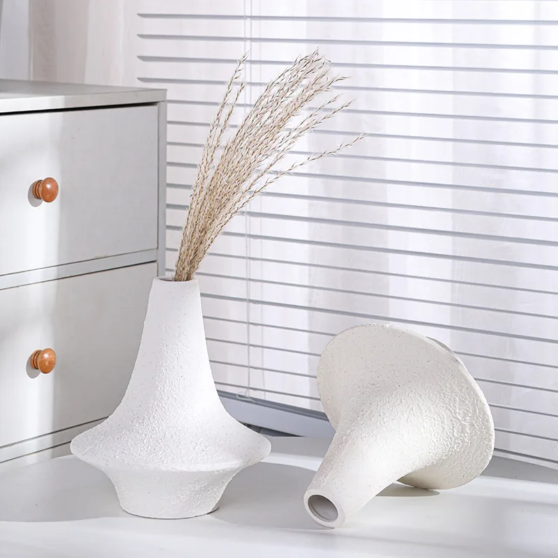 High Quality Modern Nordic Irregular Shape Aesthetic Vase White Matte Ceramic Home Decor Flower Vase