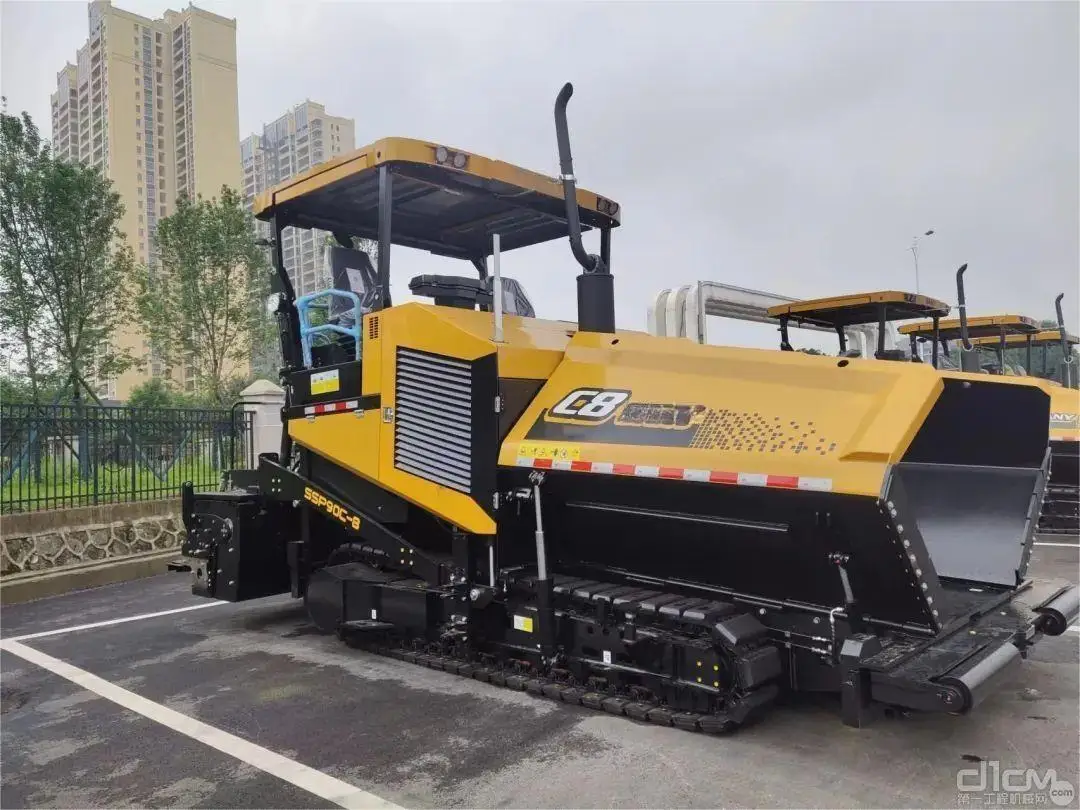 Chinese Manufacturing Excellence: SAP90C-8 Super Model 9m Asphalt Paver for Exceptional Results