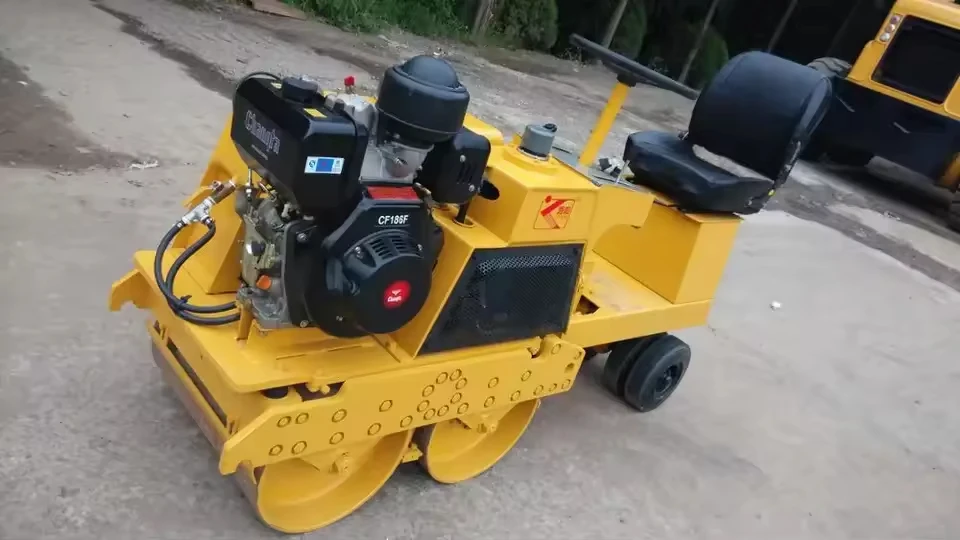 Multifunctional road repair machine 1.8 tons high performance  asphalt roller road construction tool truck flatten road surface