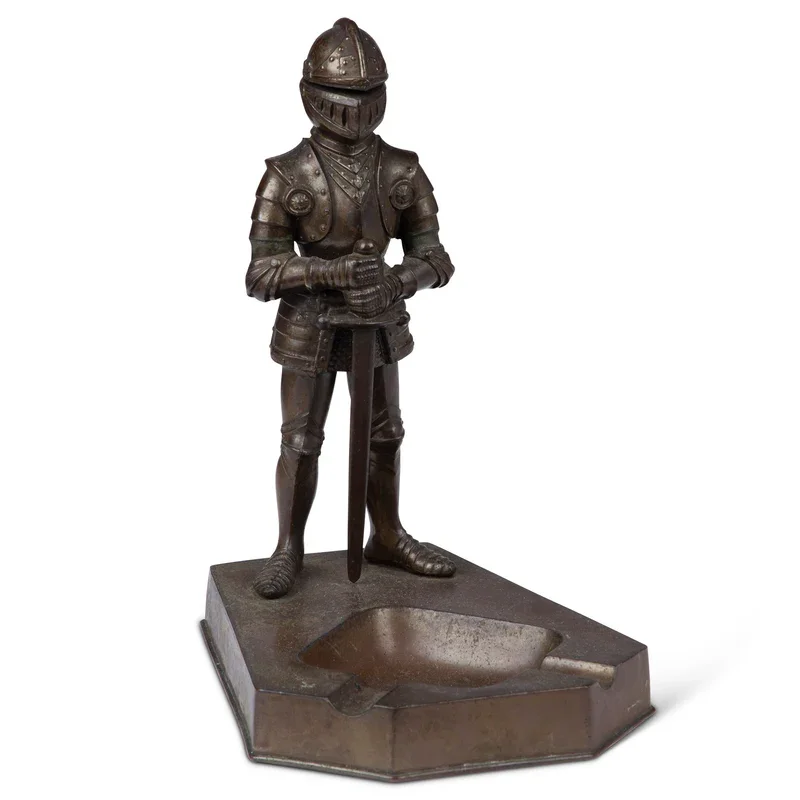Vintage Knight Cigar Ashtray Desktop Resin Ashtray with Lighter