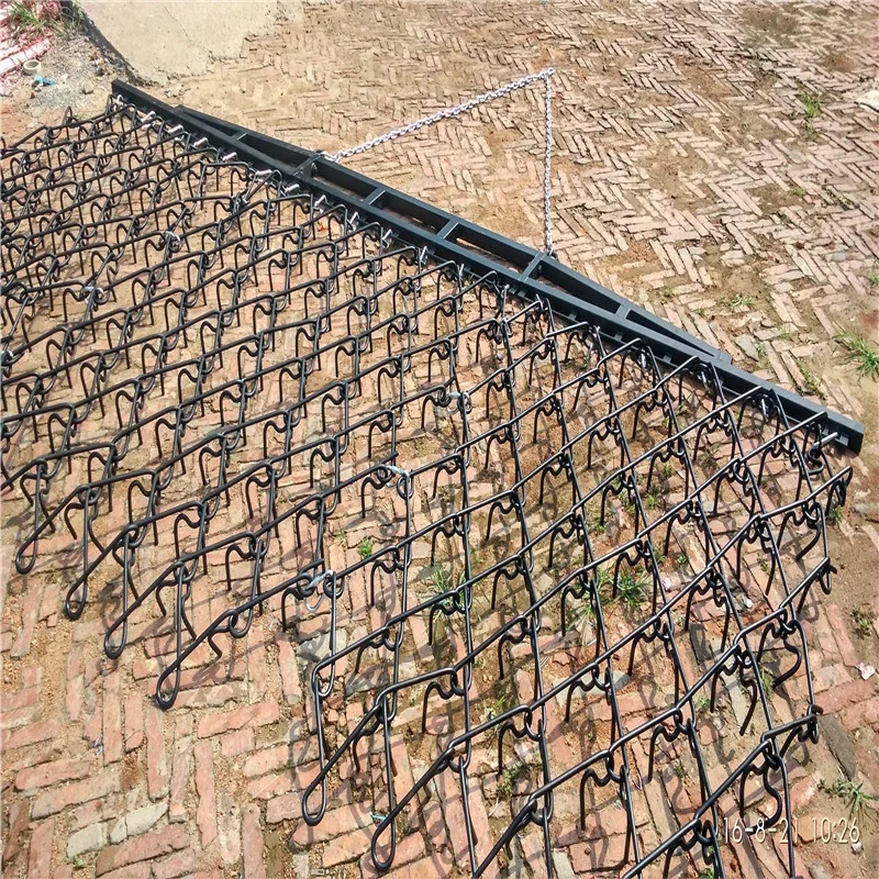 Гибкая пружинная зубная цепь для посева газонов или пищевых площадок