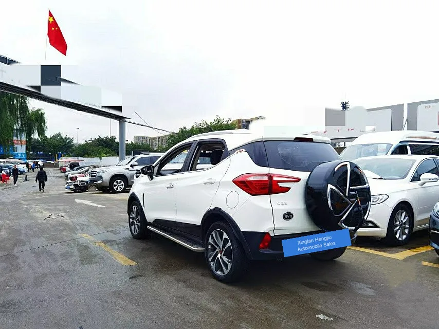 Секундная стрелка подержанных автомобилей BYD Юань 2016 1.5L класса люкс 5 мест для продажи