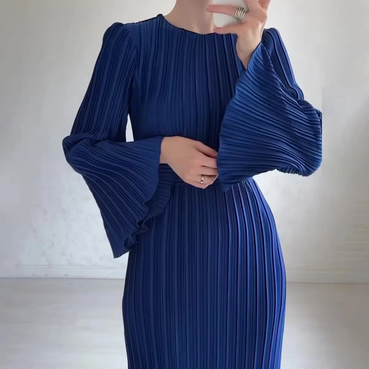 2023 Autumn New Long Skirt Style Pleated Flare Sleeves Mid length Dress Muslim Evening Dress