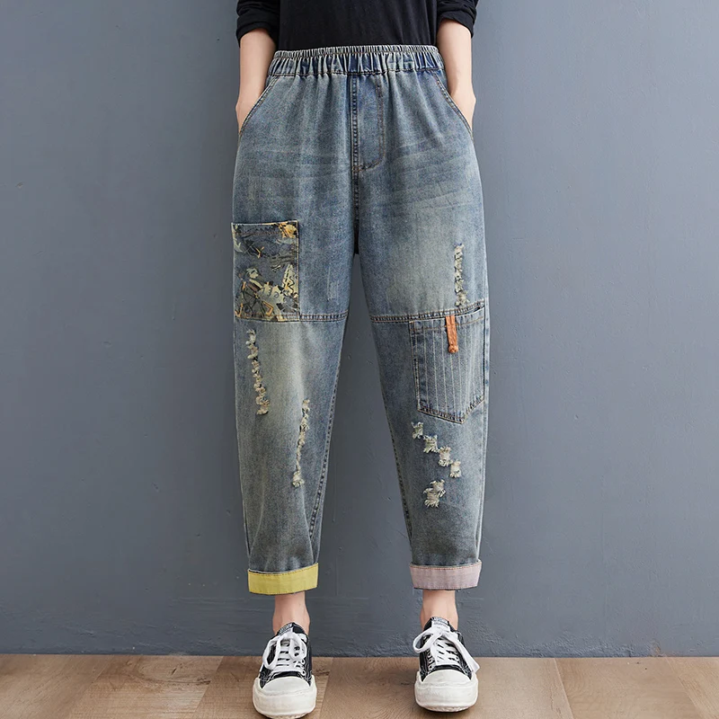 Wholesale Old Stickers Printed Denim Daddy Pants for Women In Autumn 2022 New Large Size Slim Casual 9-point Harlan Jeans