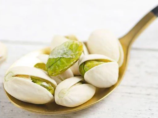 
A large number of wholesale open salted pistachio, factory price sales 