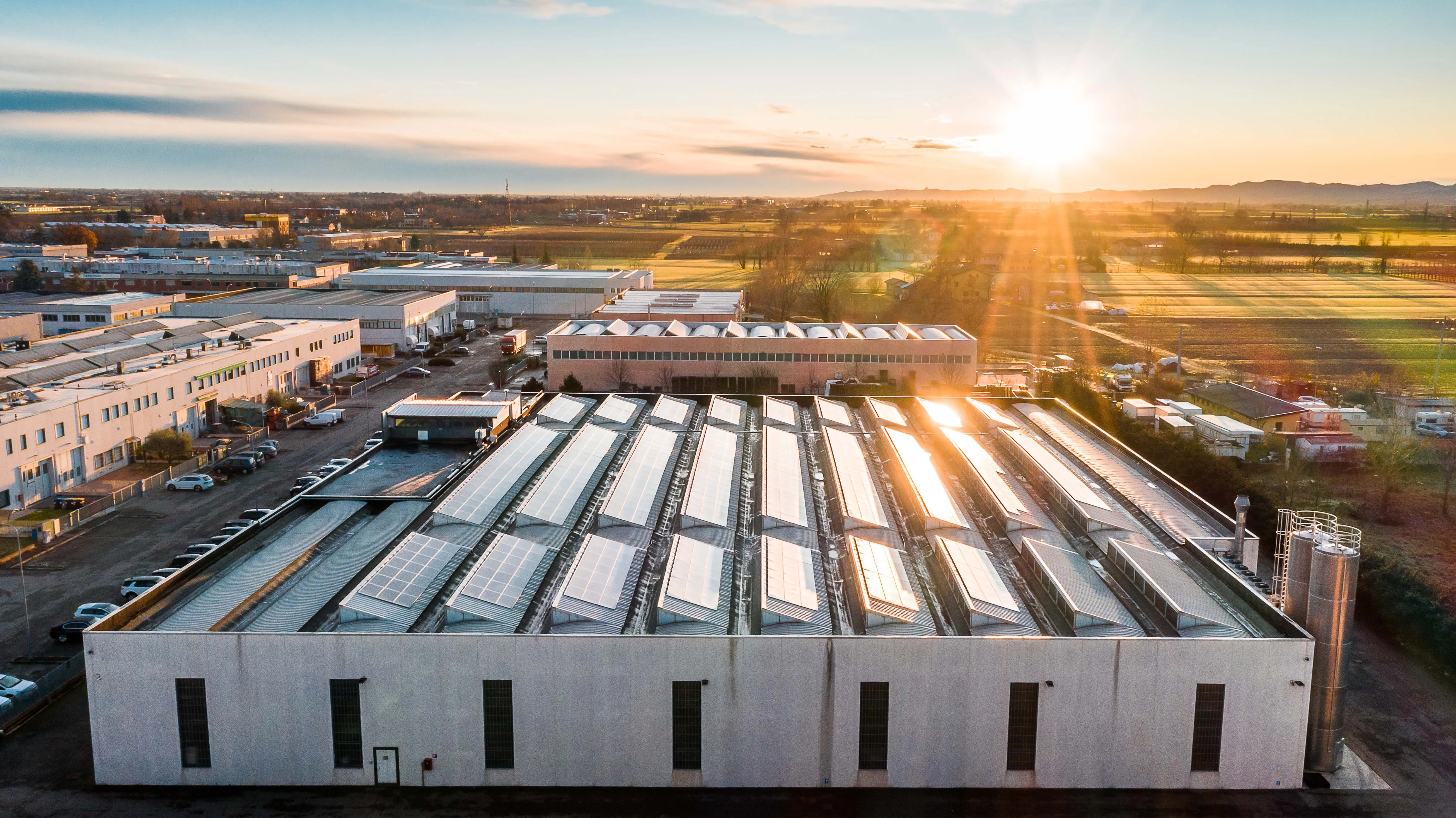 Italy Hot Selling Durable Plastic Utility Sink for Kitchen Cost-Effective with Drain and Overflow Function PP Plastic Garden Use