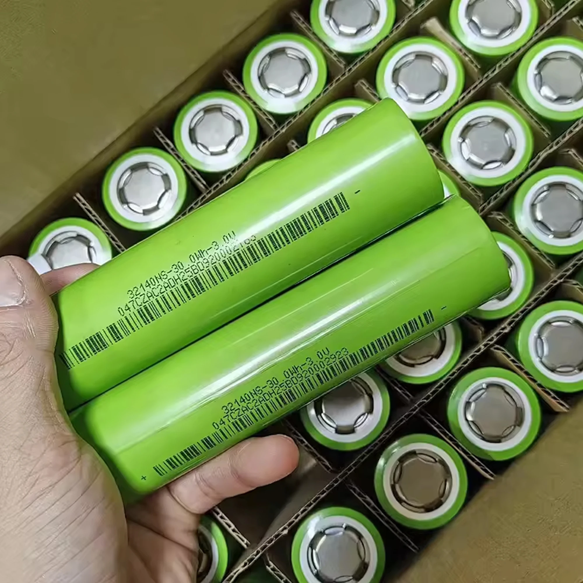 Cylindrical Sodium Ion Battery Cells Na-ion 3.1v 10ah 32140 33140 Sodium Battery for 12V 24v 48v Battery Pack