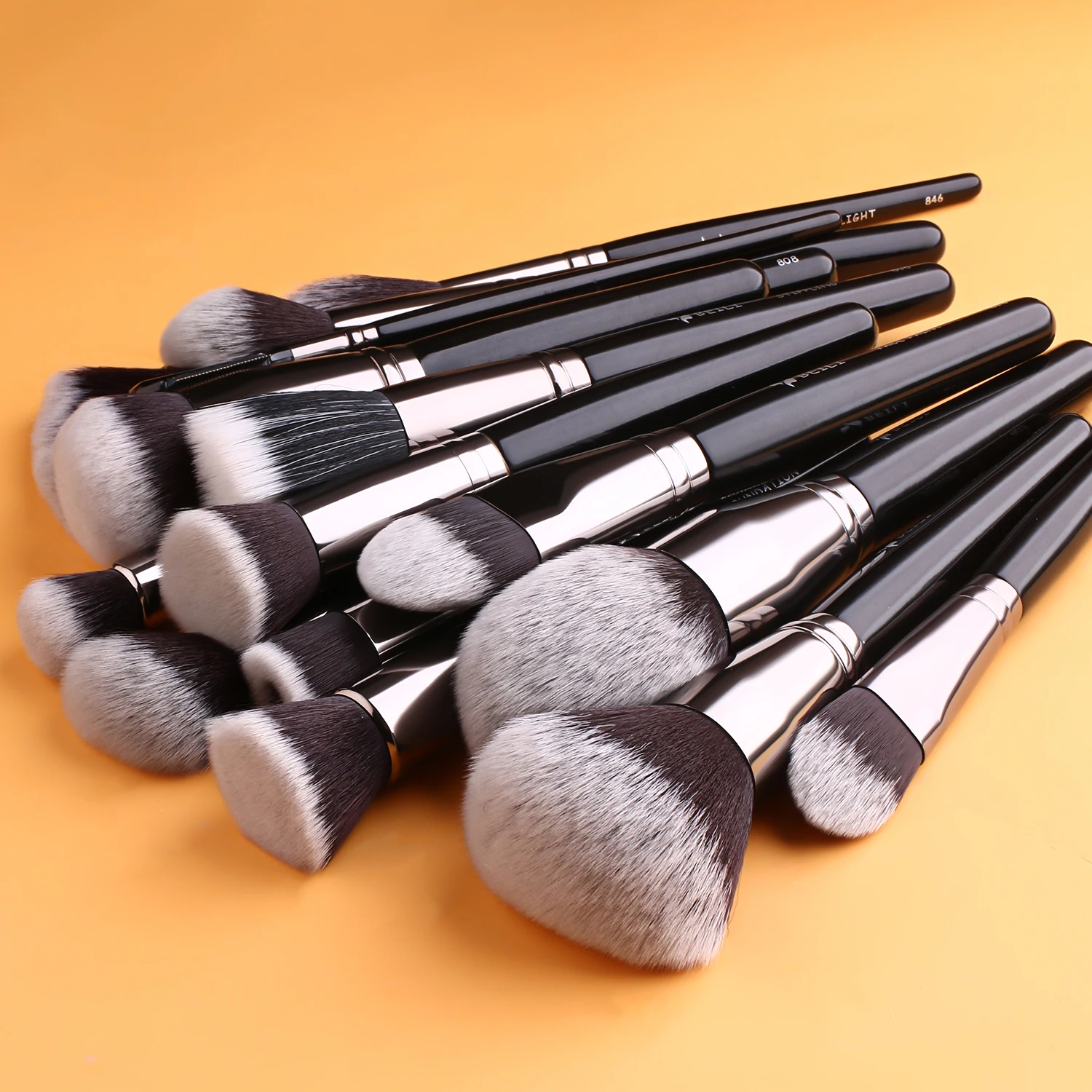Professional 35pcs Black Natural Makeup Brushes Soft Foundation Powder Liner Face and Eye Tools Set Kits with Private Label Box