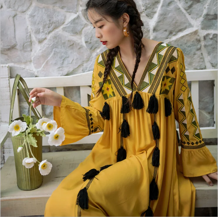2021 summer Thai vacation style retro beach skirt ethnic style embroidered fringed dress seaside embroidered V-neck loose dress