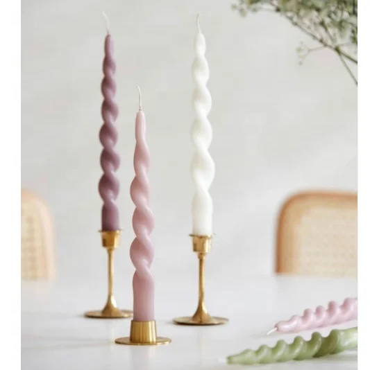 Yun Qu 2.2 x 29 cm soy wax & bee wax hand-made Ivory wavy colored twisted spiral candle