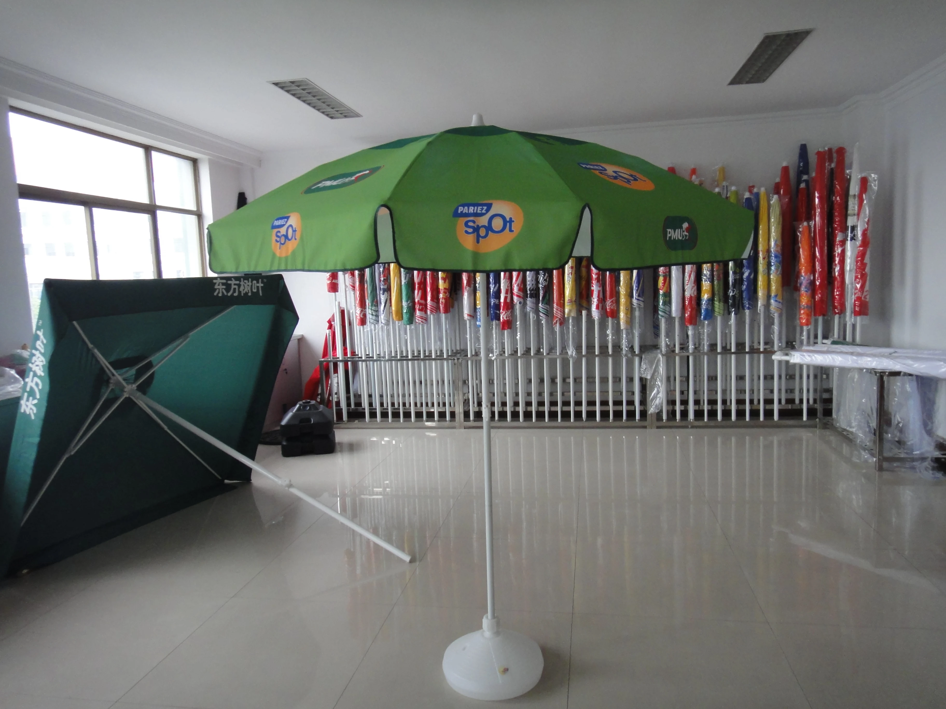 Green Custom Size Wind Resistant Beach Umbrella Beach Umbrella Sun Foldable Beach Umbrella