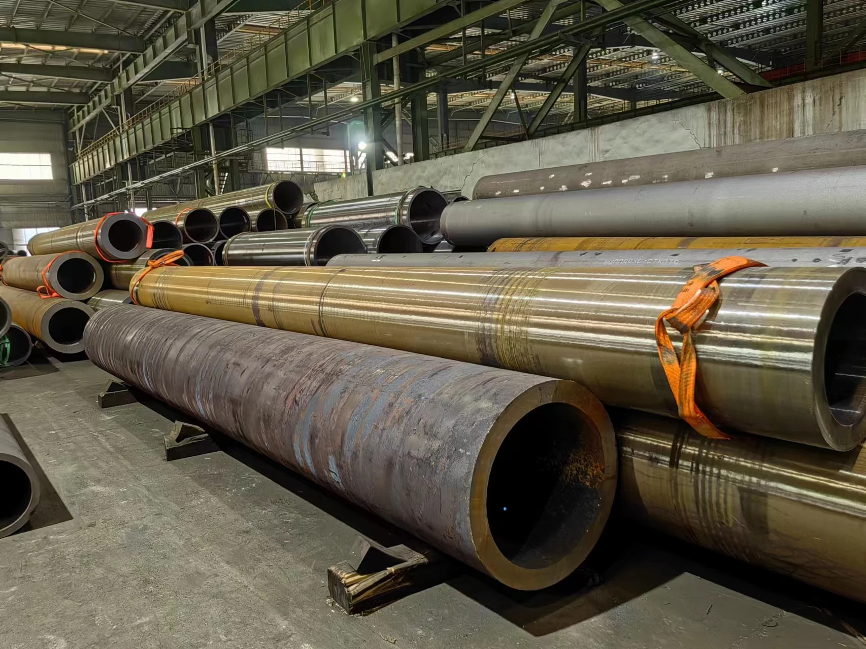 Hot rolled precio de acero aisi 4130 4140harga batang baja per kg chrome molybdenum steel para fundir seamless alloy steel pipe