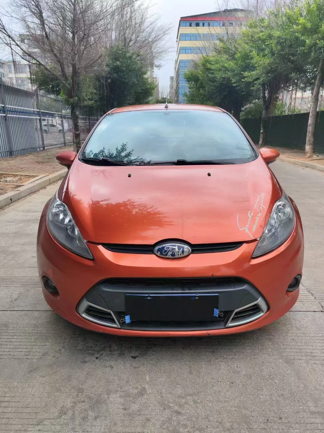 2012 Ford Fiesta 1.5L автоматическая коробка передач хорошее состояние Подержанный автомобиль с 11 км новой энергии транспортного средства
