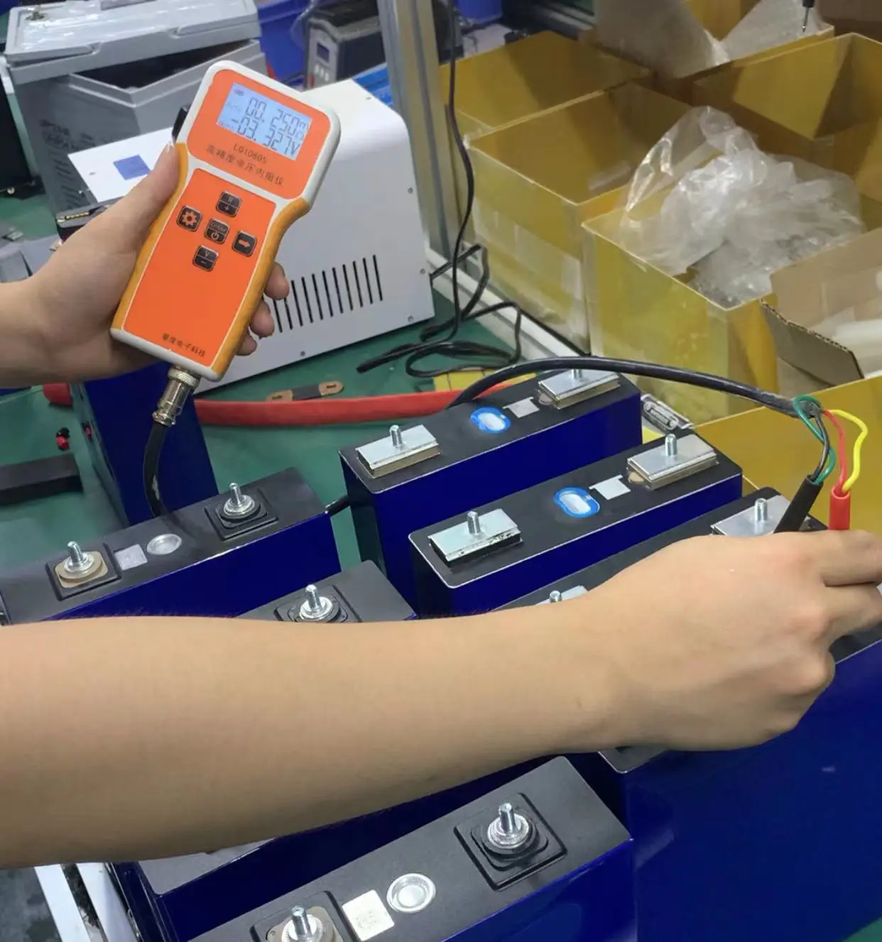 US Inventory Batterie 4 Pieces Grade A  EVE 280Ah Prismatic Cell Lifepo4 3.2v 280ah Lithium Ion Batteries Lifepo4 Battery Pack