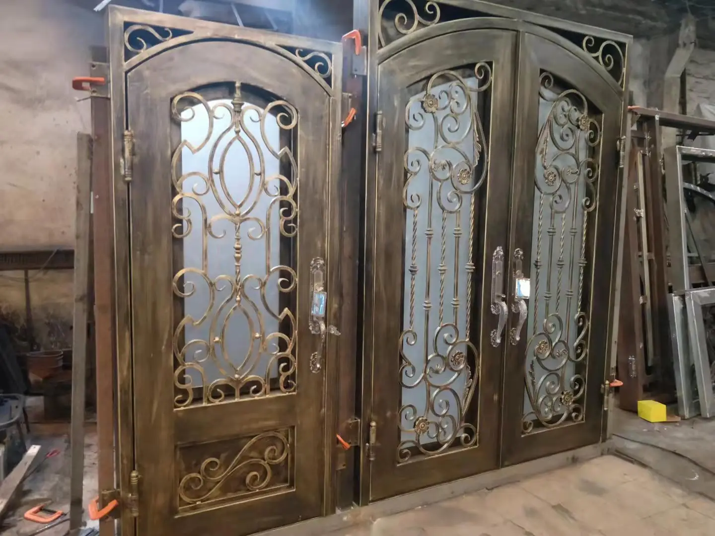 Custom forged special-shaped wrought iron gate with modern hollow pattern process,, can be installed glass