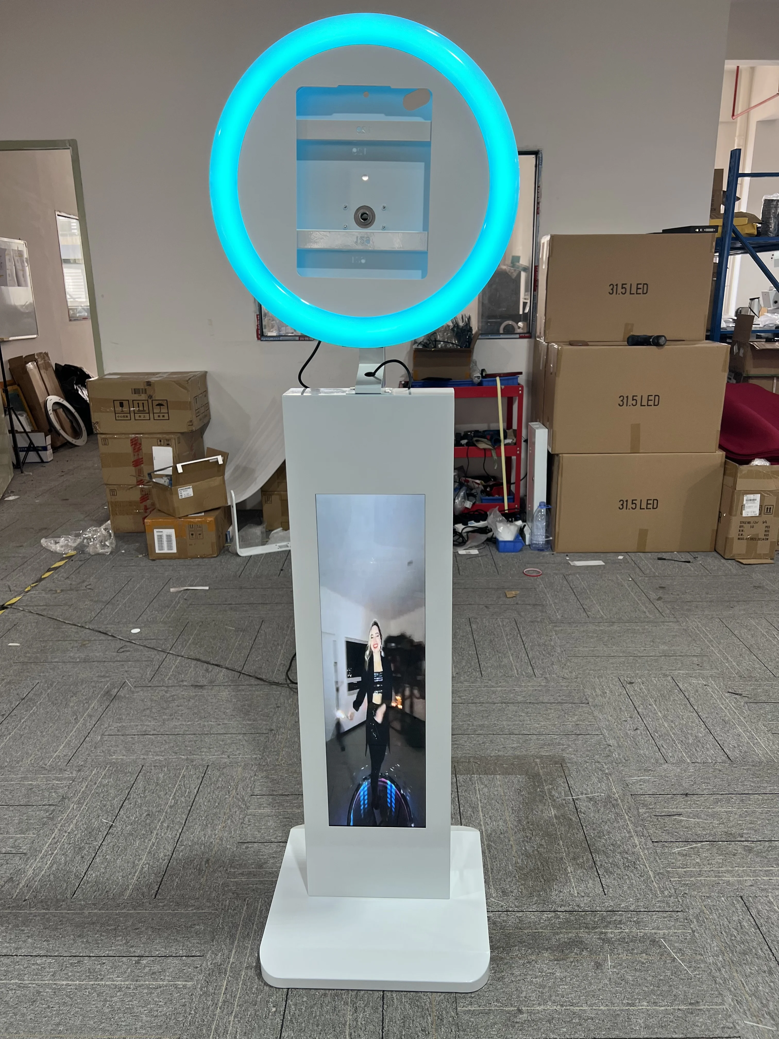 Portable Selfie Photo Booth 29 Inch Stretched Bar Screen LCD Ipad Photo Booth with Wheels