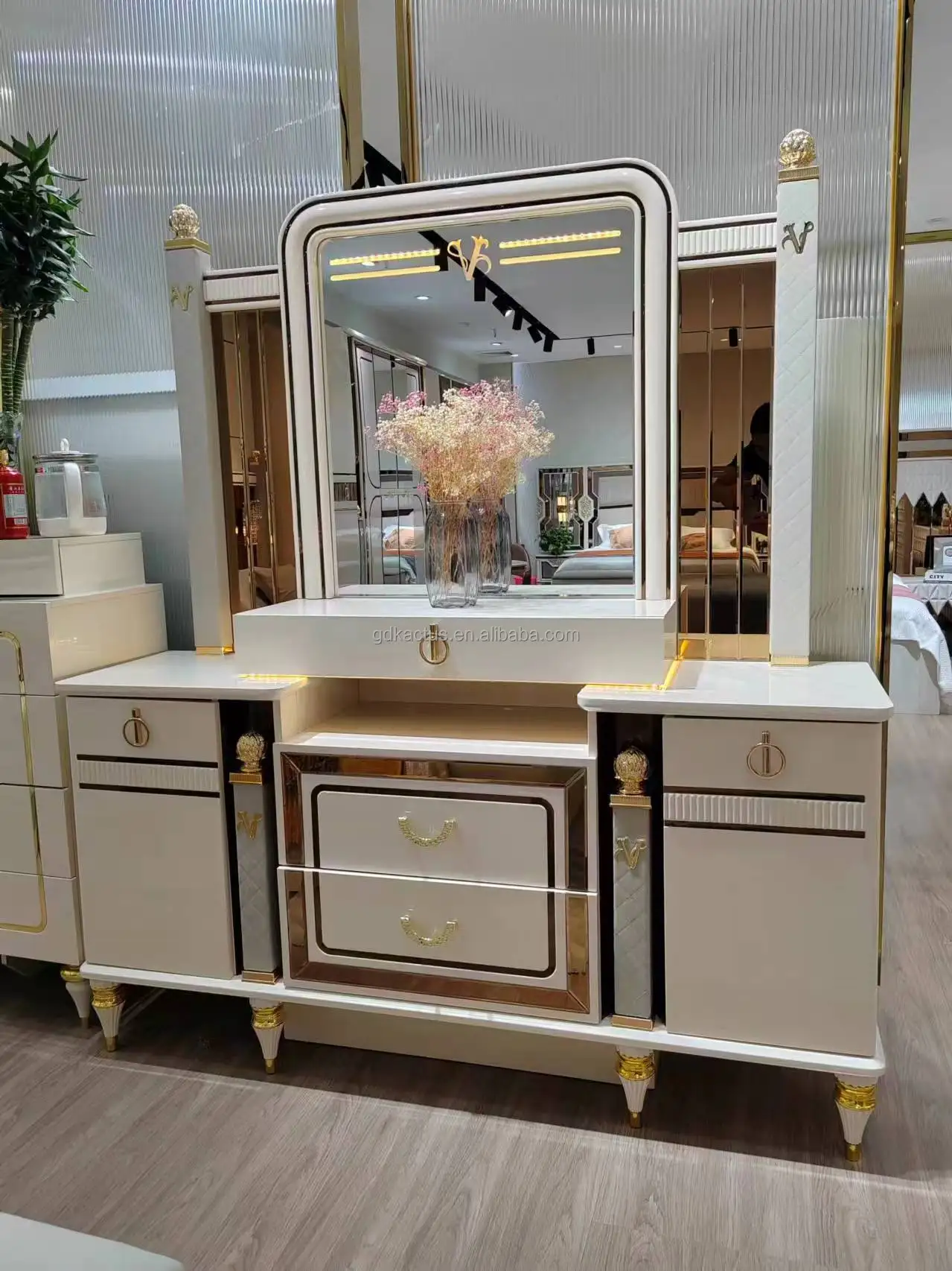 2024 new luxury modern mirrored beautiful romantic elegant king size bedroom furniture set high gloss beige bedroom sets
