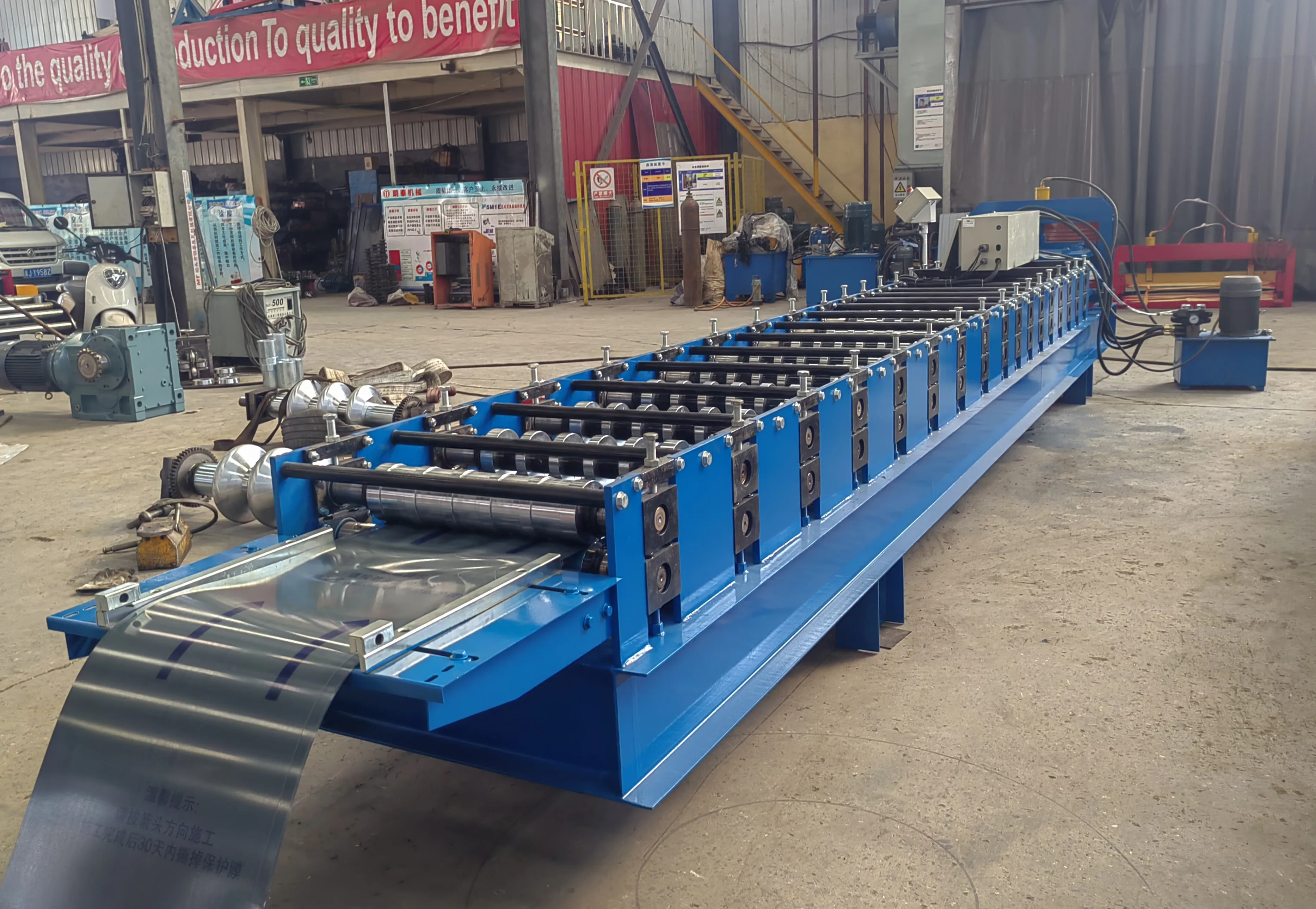 Customized outdoor tool warehouse Modern outdoor garden storage shed panel wall panel roll forming machine
