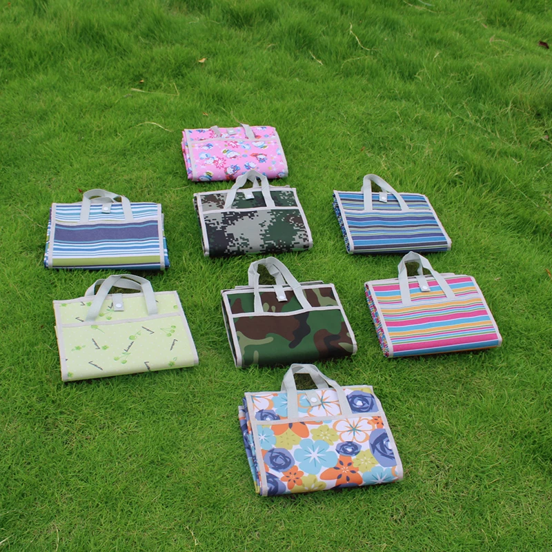 145*145 Portable Durable Beach Mat Picnic Bag Picnic Mat With Fold Up.