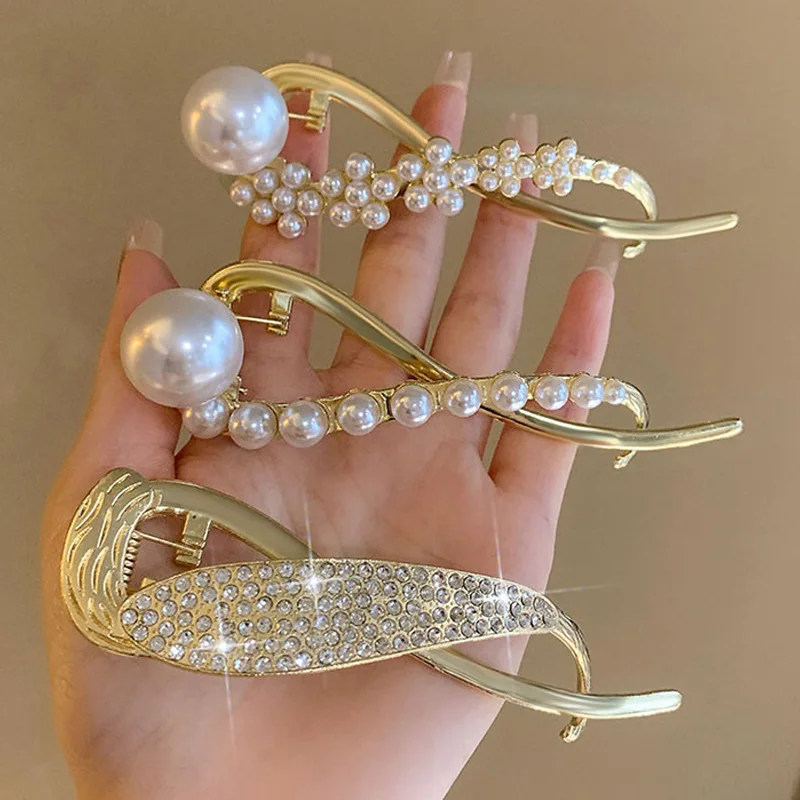 Wholesale Fashion Twist Clip Pearls Alloy Hairpin Sweet Ponytail Clip Barrettes Hairgrips Hair Clips For Women