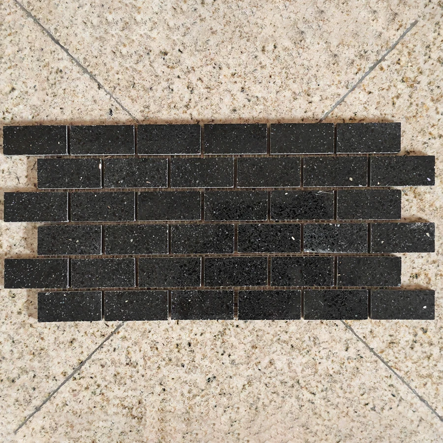 Черная мозаичная плитка из искусственного камня