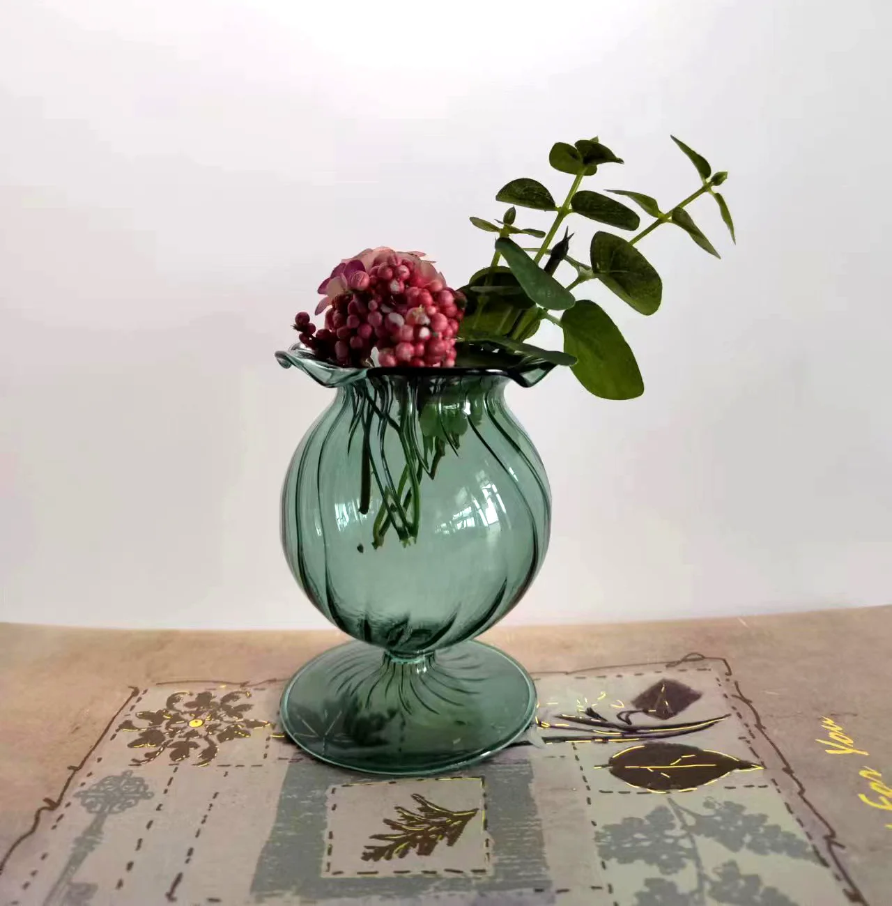 Wholesale Small Glass Vase Hand Blown Glass Flower Vase Tabletop Centerpiece Home Decoration Reusable
