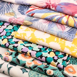 Оригинальный 105gsm Элегантный цветочный принт 100% вискоза ткань для платья 45s