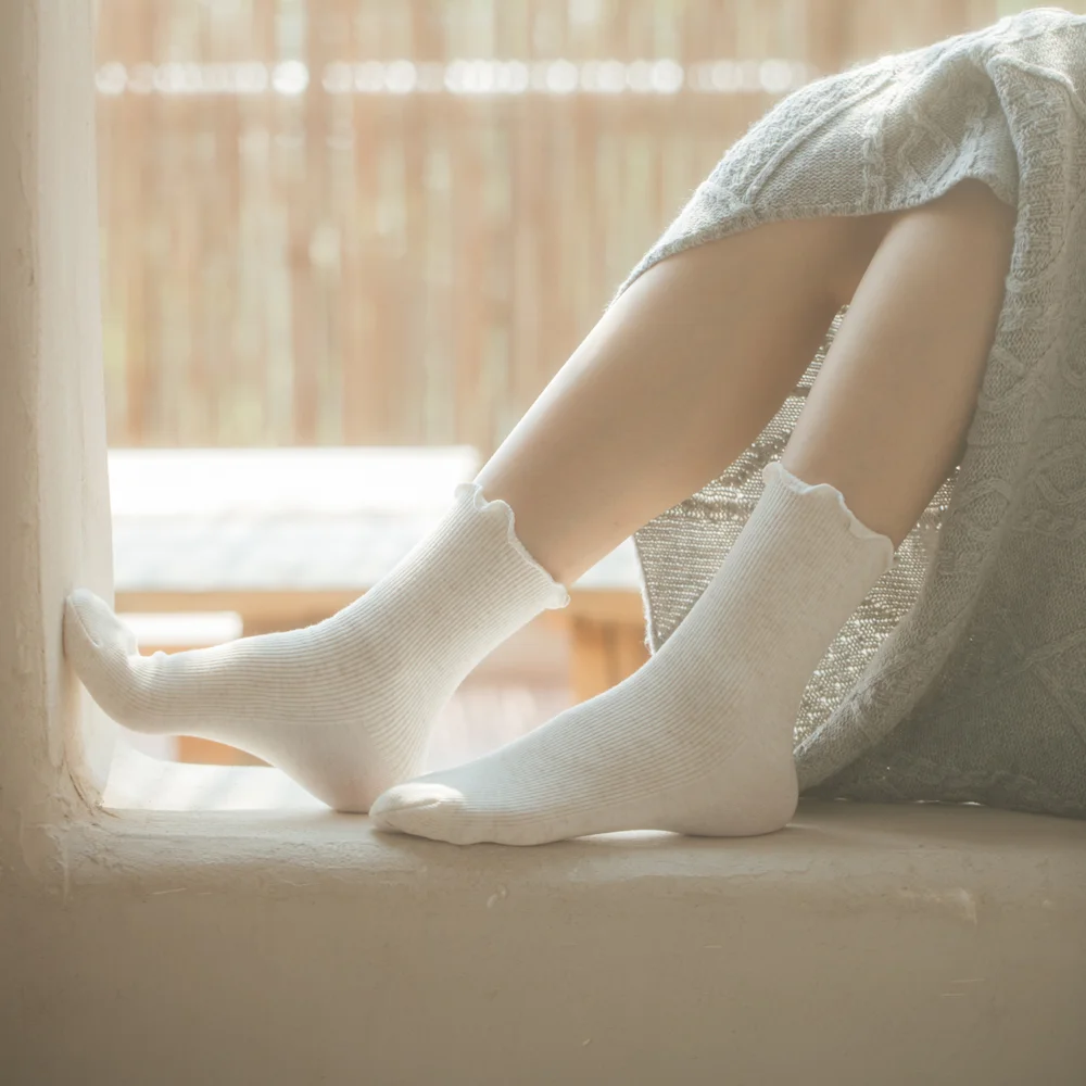 Wholesale 2022 Hot Sale Concise Style Funky Cotton Ruffle Ladies Crew Slouch Socks