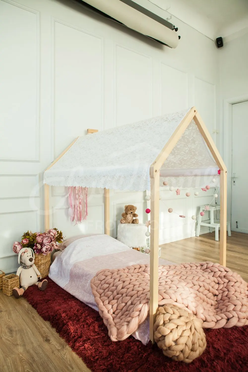 Natural Wood Montessori Bed For Kids High Quality Wood Floor Bed For Toddlers