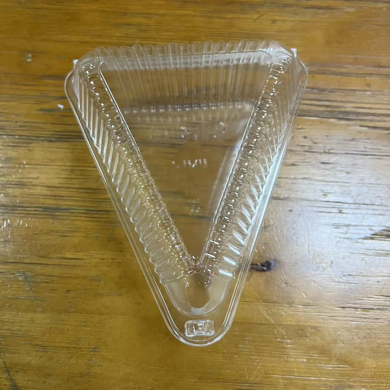 hinged pla clamshell strawberry packaging