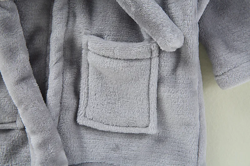 
2020 China Wholesale Flannel Baby Hooded Bathrobe Kids Flannel Nightwear Dressing Gowns 