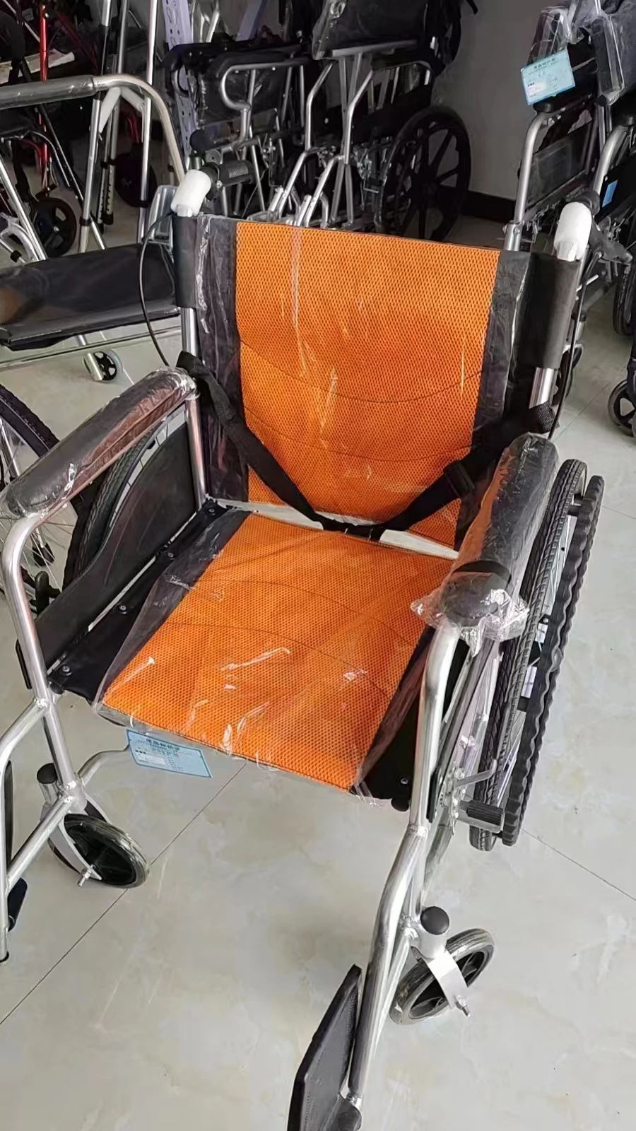 Economic Wholesale Folded Manual Wheelchairs