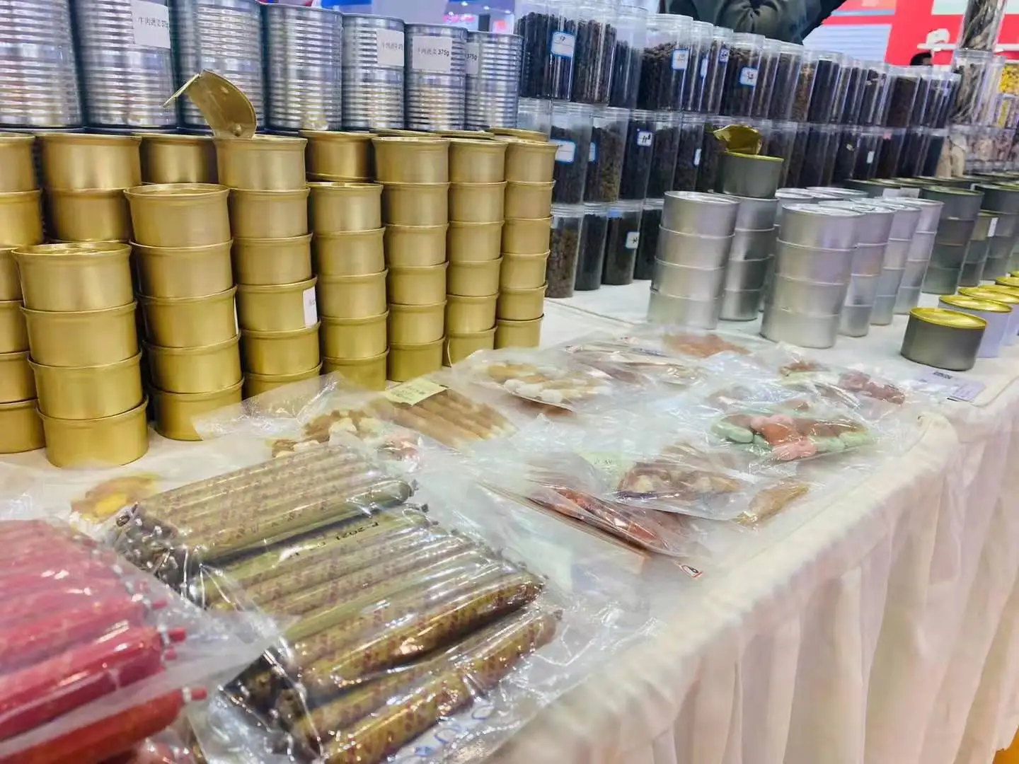 Оптовая продажа с завода OEM ODM высокопитательные консервированные корм для собак влажные корма банки домашних животных