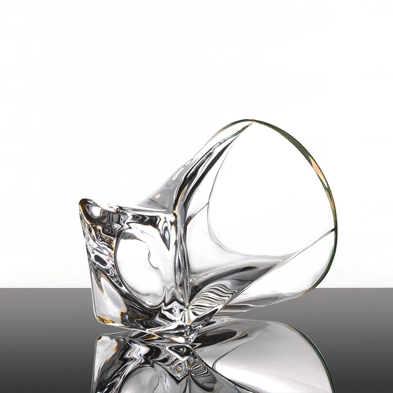 2025 Wholesale Lead-free Glass Light Luxury Retro Vertical Striped Whiskey Glass Wine Glass For Hollywood