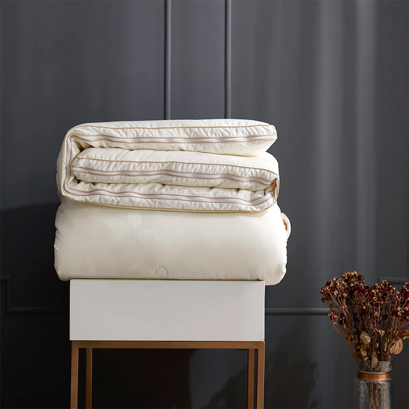 Luxury Soft bed Comforter Set Cotton quilt Jacquard Wholesale Queen King size duvet