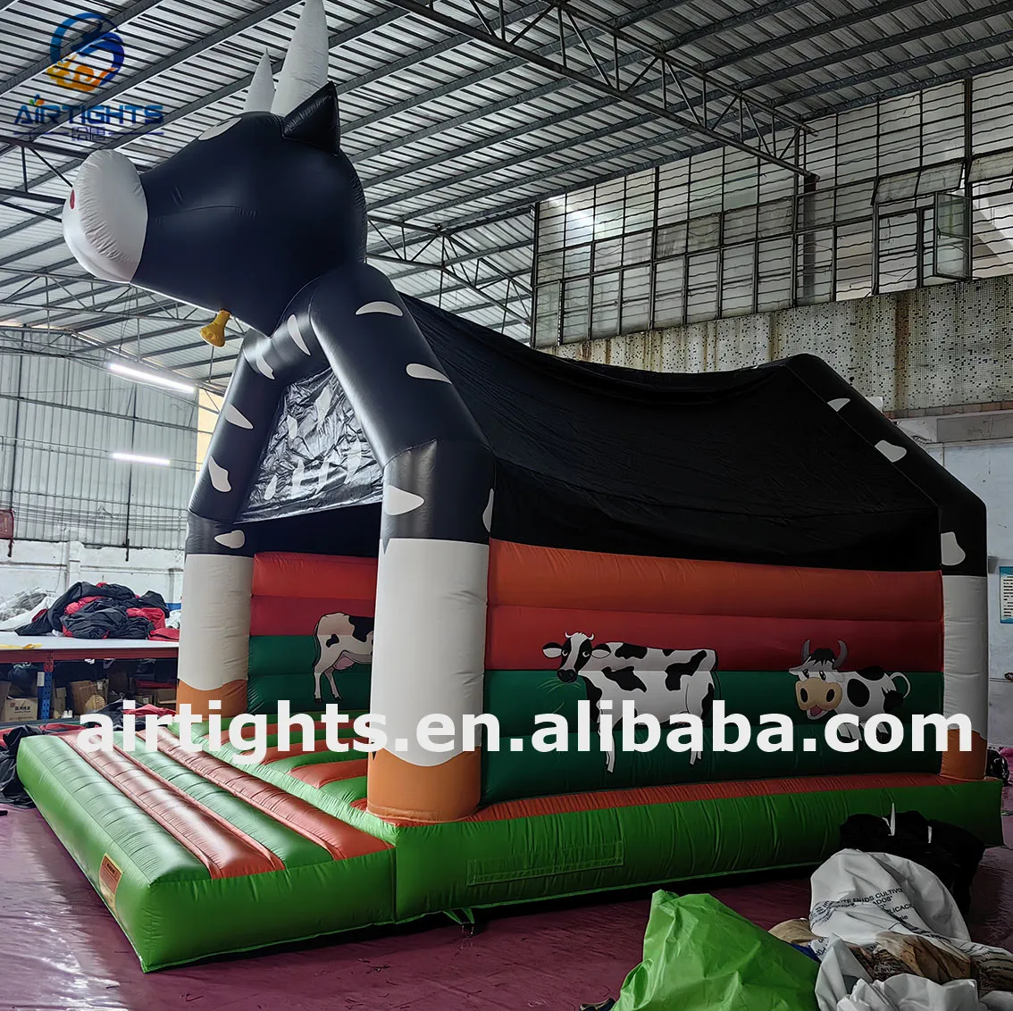 China Manufacturer High Quality Commercial Inflatable Cow Theme Bouncing Castle