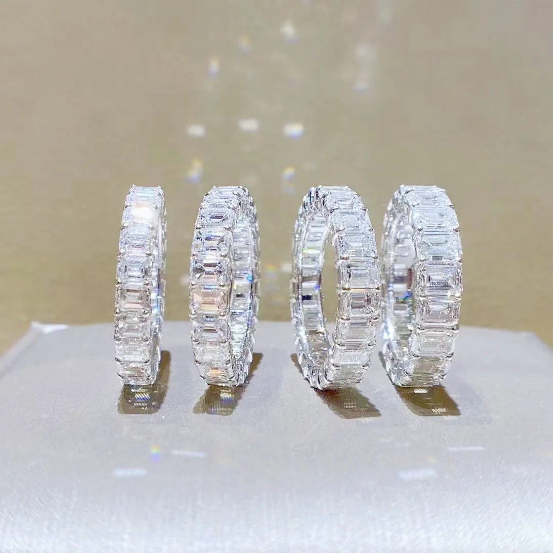 2021 New Fashion Emerald Oval Cut Def Moissanite Wedding Band White 14k Solid Gold Moissanite Woman Ring