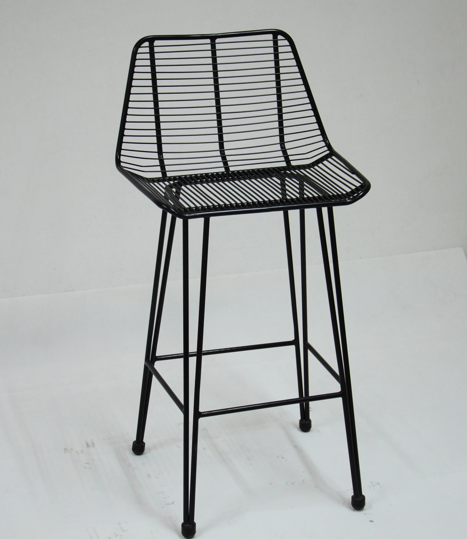 Cheap Factory Directly Price Metal Wire Bar Stool in Black