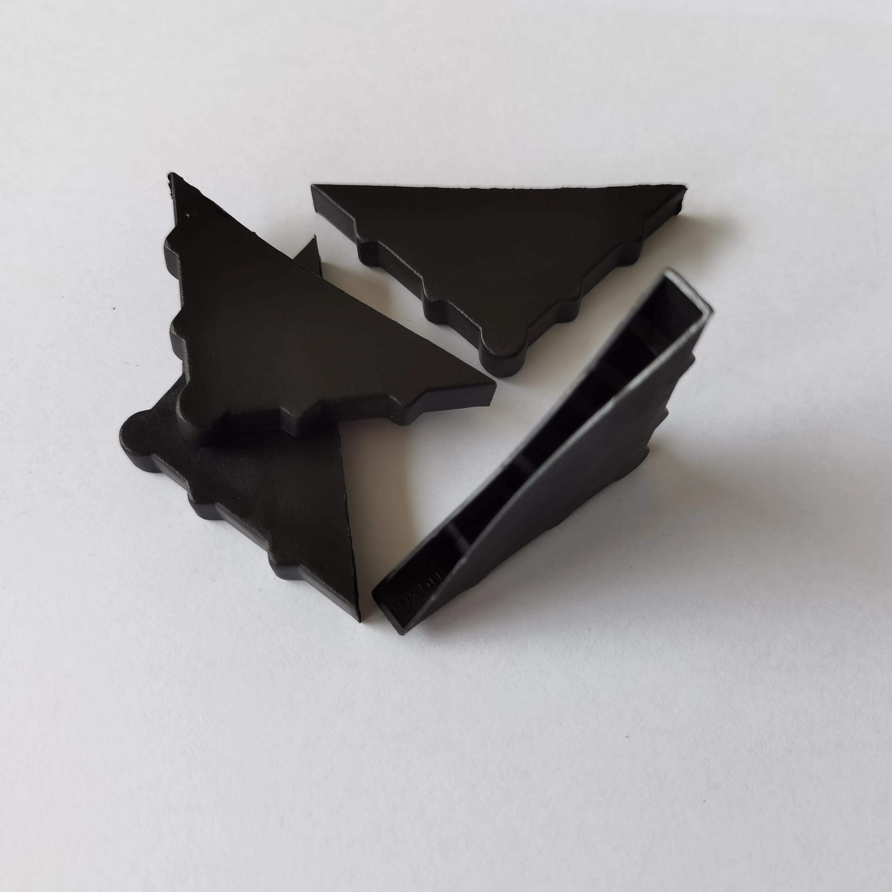 Plastic packaging corners