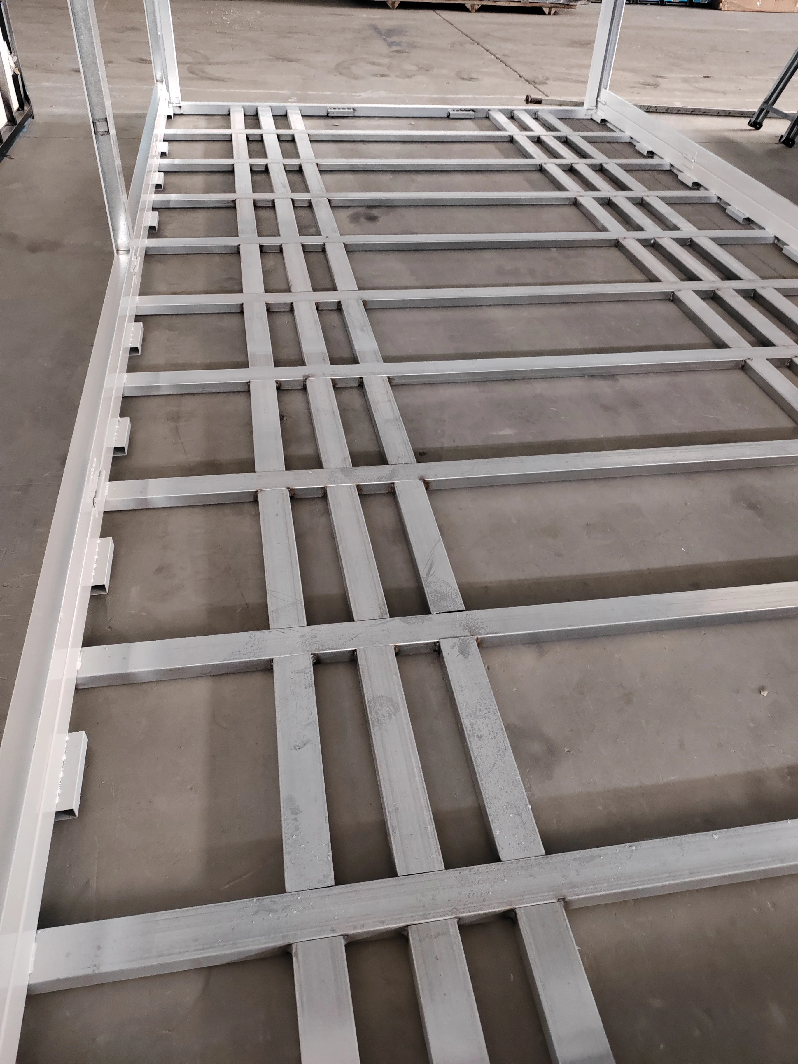 Factory Stock Mobile Folding Garage, 14 Square Meters Manual Roller Shutter Door Warehouse, Export Warehouse Storage Box House