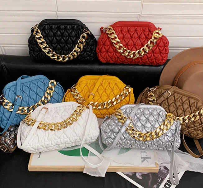 Fashion Wrinkle Lattice PU Leather Lady Designer Bags Novel Style Metal Framed Hasp Closure Clutch Women Solid Color Sling Purse