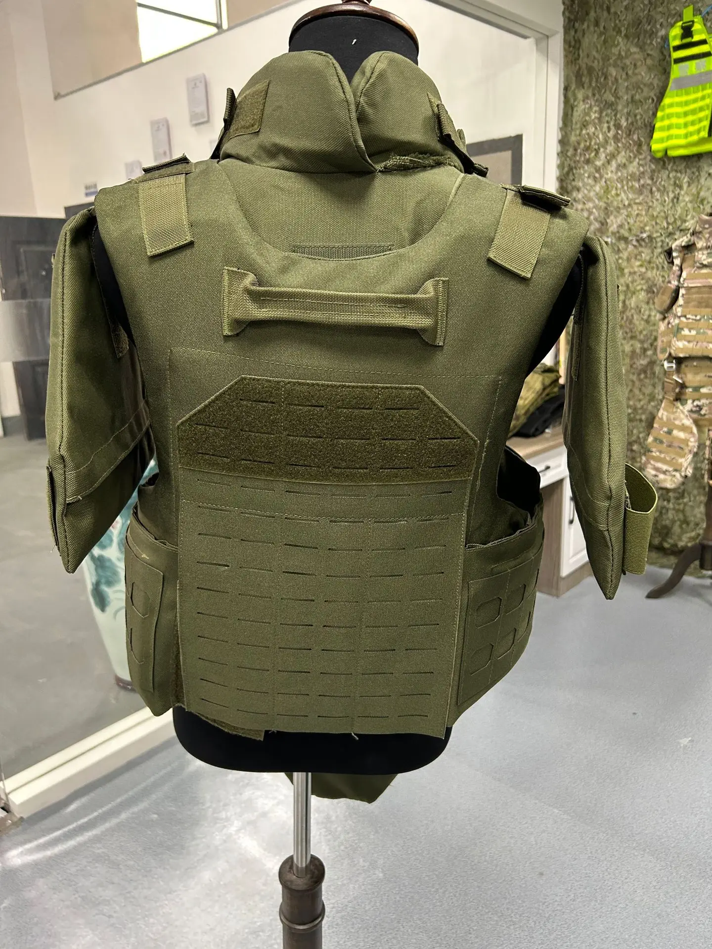 Full Body Coverage Adjustable Gear Protective Breathable Tactical Vest